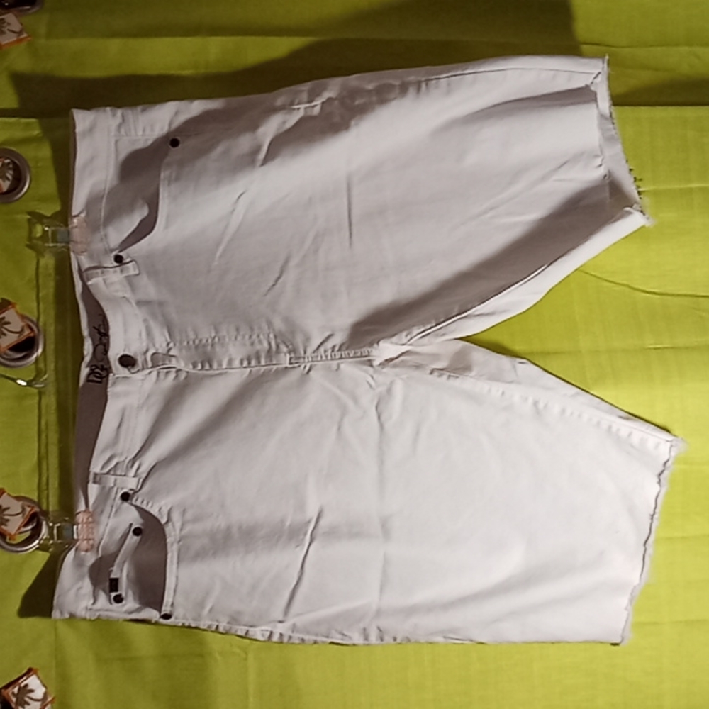 DG2 plus size 24W cut off shorts white